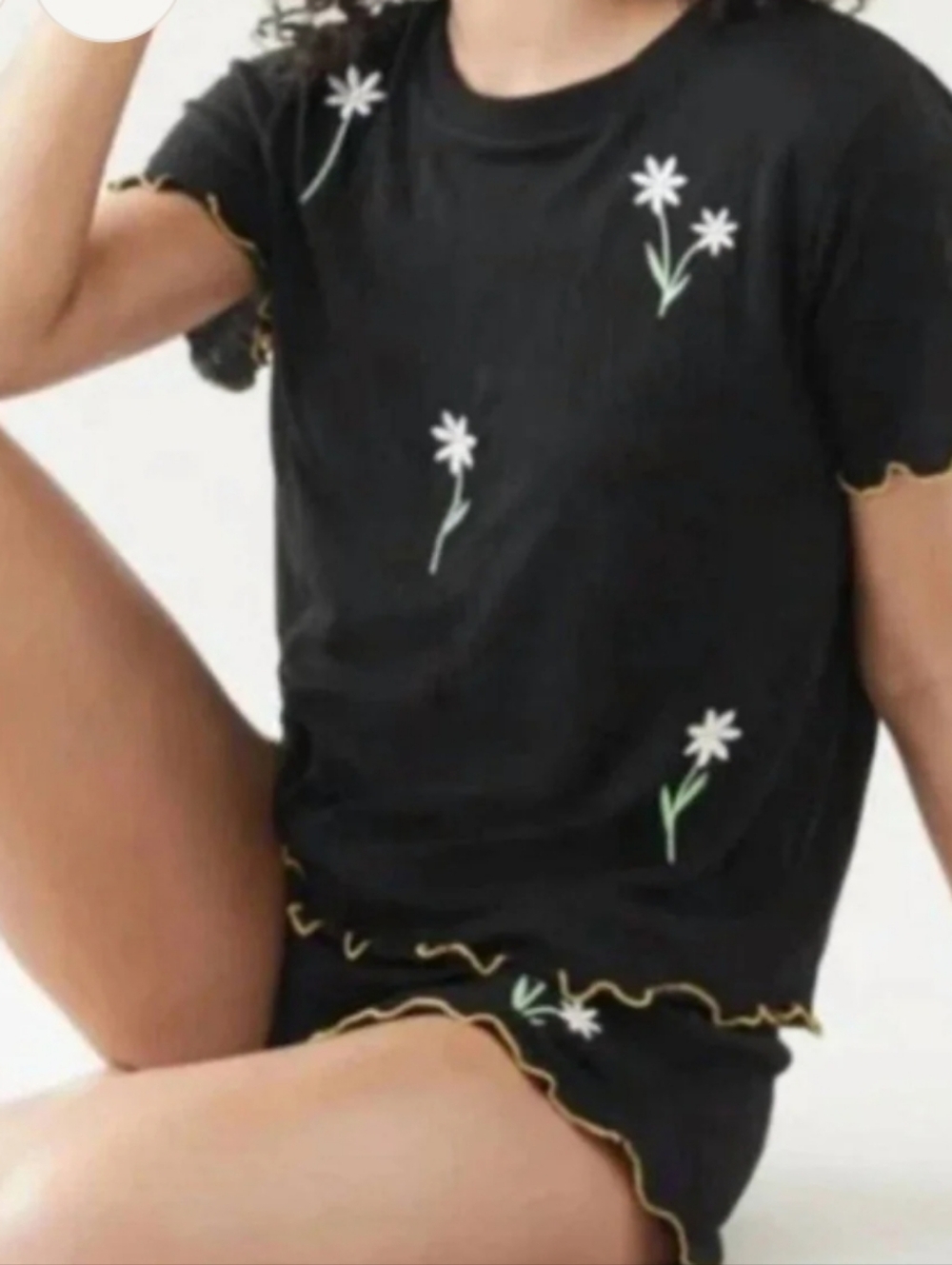 NWT Emerson Road Embroidered Daisy Tee And Short PJ Pajamas Size L